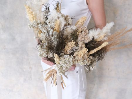 White Everlasting Prewed Bouquet Online Hot Sale