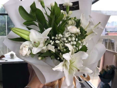 Single White Lily Casablanca Smallie Bouquet Online