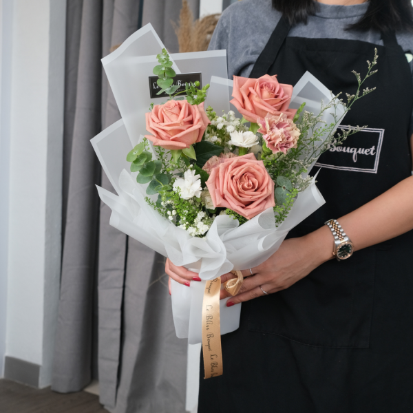 Barista Rose Smallie Bouquet Supply