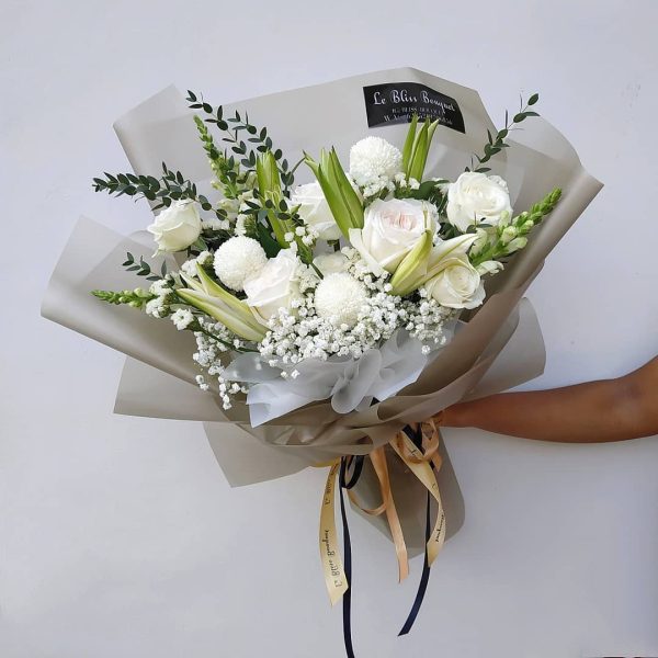 White Ohara Lily Large Bouquet Supply