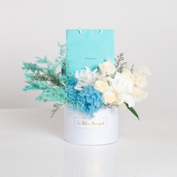 Blooming Gift in a Gift Box Online Hot Sale