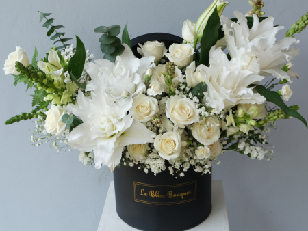 White Roselily Grand Bloombox Online Hot Sale